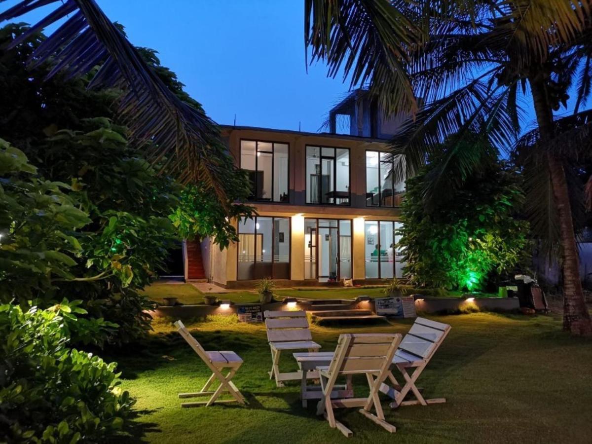 Ocean Breeze Villa Boossa Экстерьер фото
