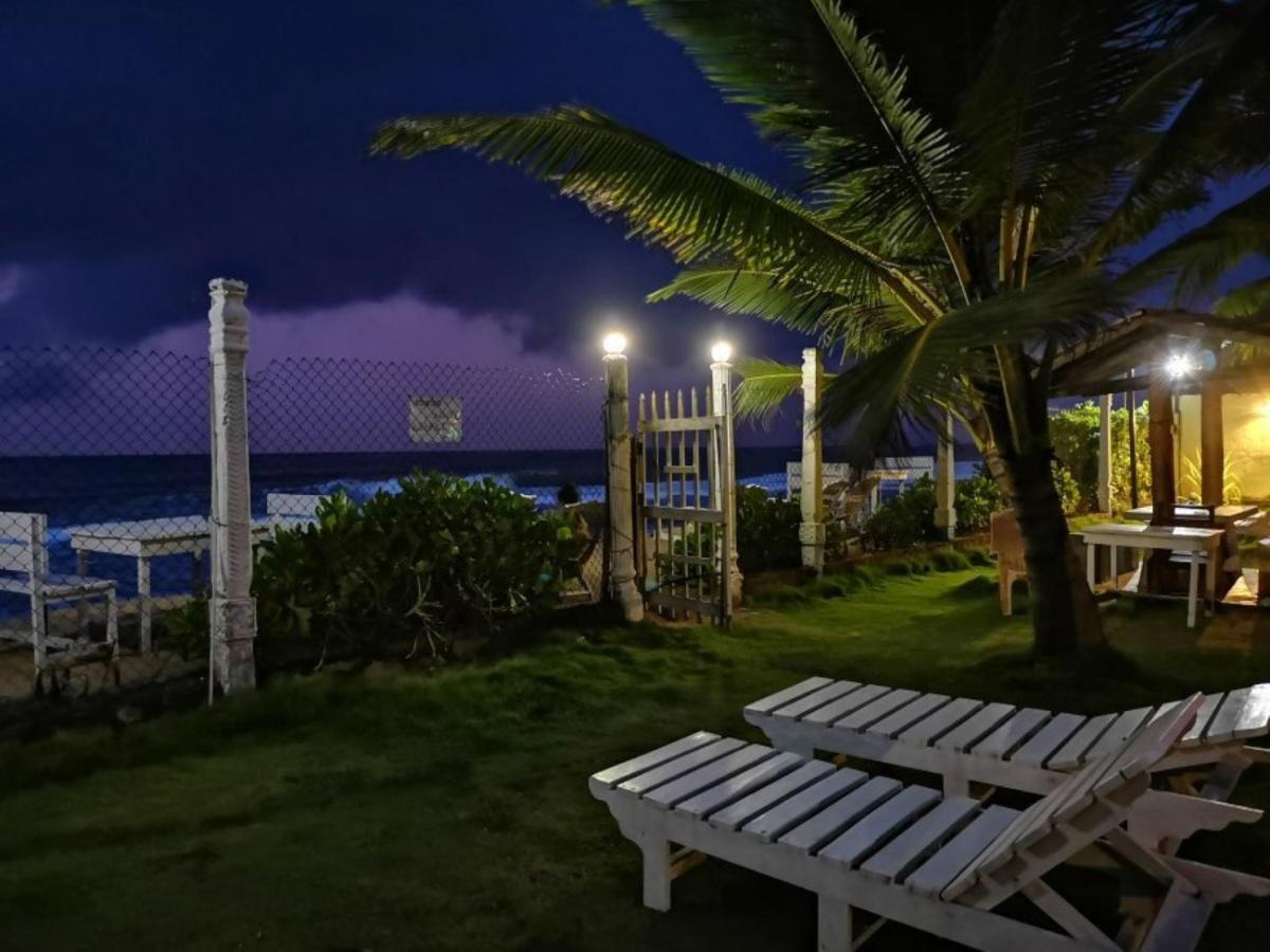 Ocean Breeze Villa Boossa Экстерьер фото