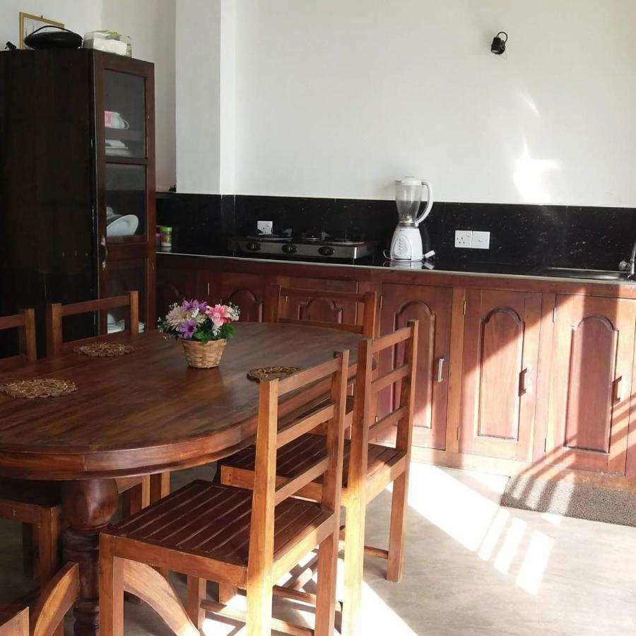 Ocean Breeze Villa Boossa Экстерьер фото