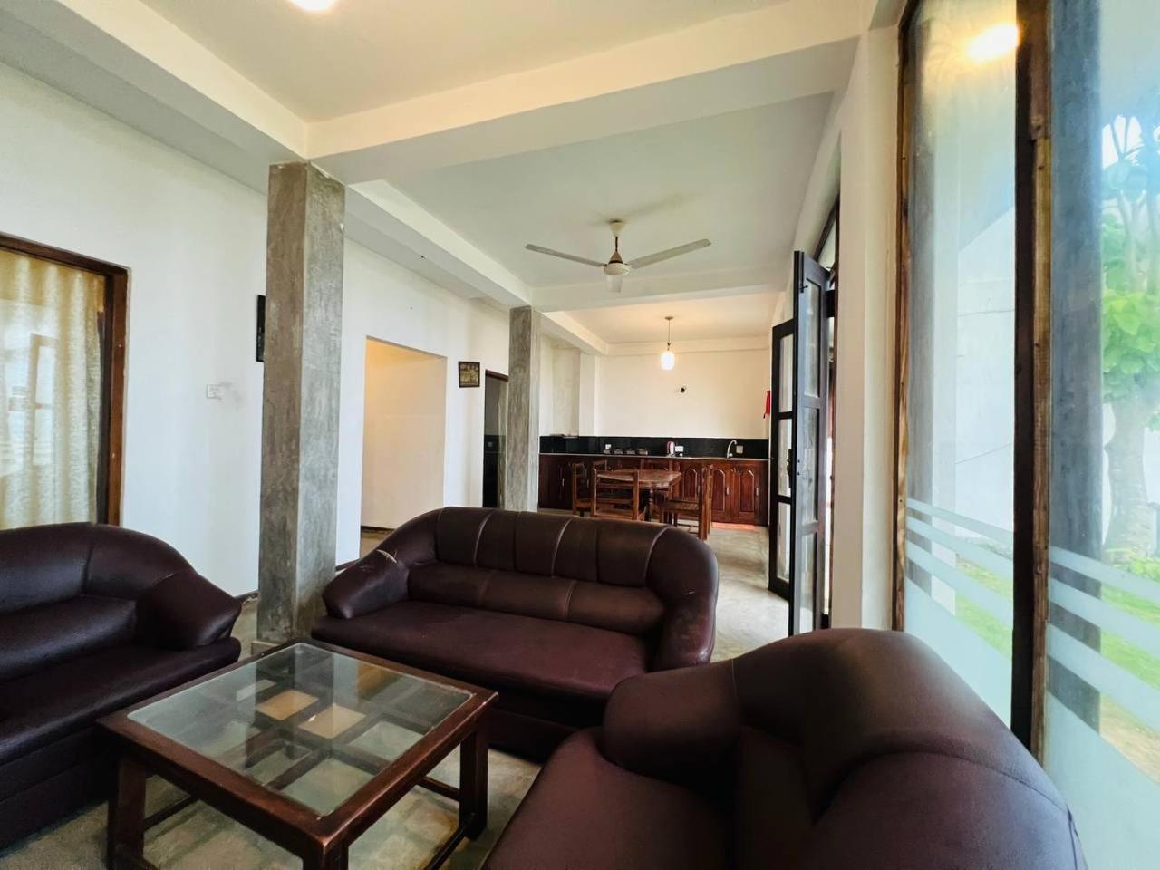 Ocean Breeze Villa Boossa Номер фото